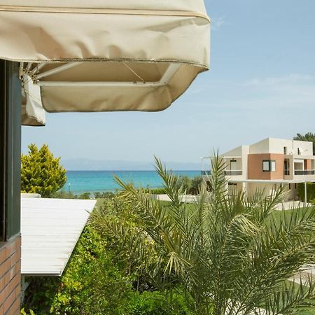 Villa Dihtia On The Sea Pefkochori Exterior photo