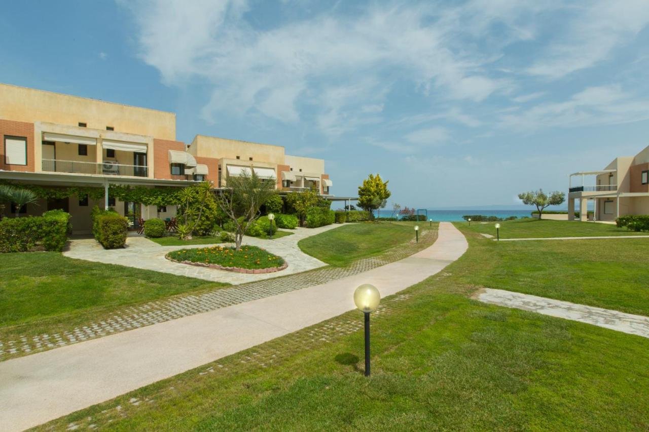 Villa Dihtia On The Sea Pefkochori Exterior photo